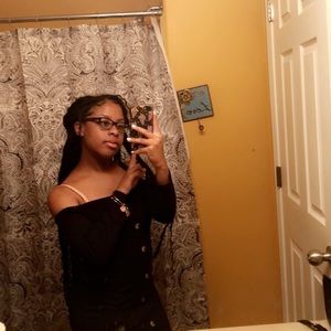 An off black off the shoulder dress(short)